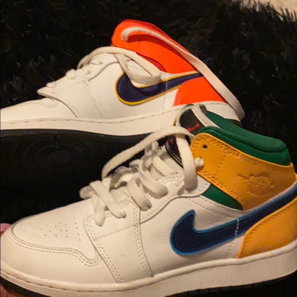 Shoes - Picture 2 of 3